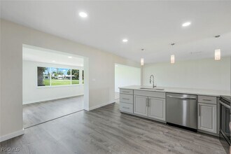 1202 SE 14th Terrace in Cape Coral, FL - Building Photo - Building Photo