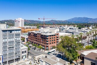 The Raymond Renaissance in Pasadena, CA - Foto de edificio - Building Photo