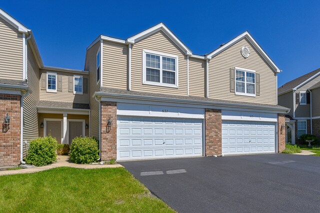 637 Springbrook Trail N in Oswego, IL - Building Photo