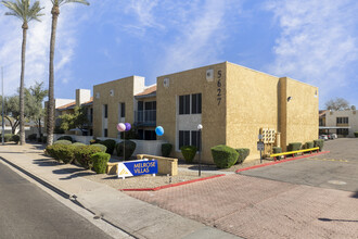 Melrose Villas in Phoenix, AZ - Building Photo - Building Photo