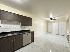 630 Lincoln Ave in Addison, IL - Foto de edificio - Building Photo