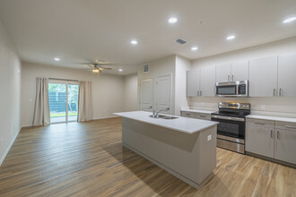 Legacy Oaks Apartments in Sarasota, FL - Foto de edificio - Interior Photo