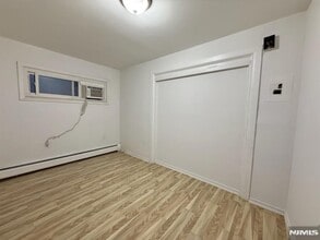 215 William St, Unit 1 in Harrison, NJ - Foto de edificio - Building Photo