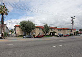 Valle Hacienda in Van Nuys, CA - Building Photo - Building Photo