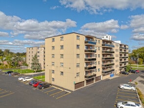 Lynnwood Place 19 in Brantford, ON - Building Photo - Building Photo
