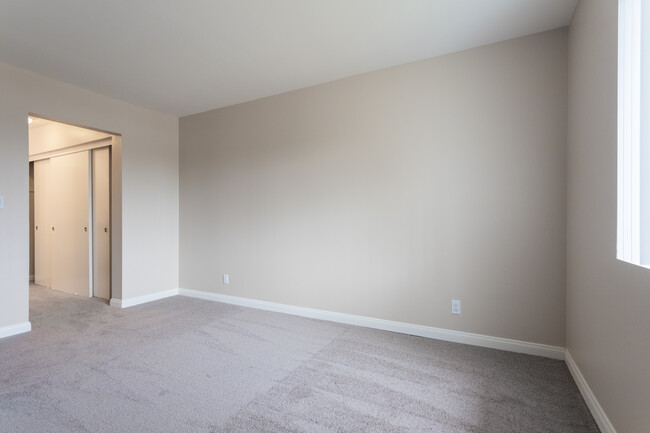 Las Mariposas Apartments in Buena Park, CA - Building Photo - Interior Photo