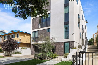 2432 Penmar Ave in Los Angeles, CA - Building Photo - Building Photo