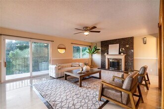 1218 E Tujunga Ave in Burbank, CA - Building Photo - Building Photo