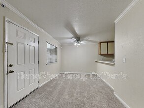 1019 Dornajo Way in Sacramento, CA - Foto de edificio - Building Photo
