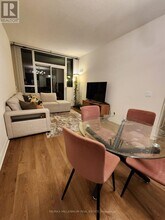 339 Rathburn Rd W in Mississauga, ON - Building Photo - Building Photo