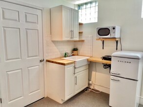 416 E Main St in Charlottesville, VA - Building Photo - Building Photo