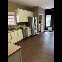 605 Adens Woods Ct, Unit 13-1100 in Columbia, MO - Foto de edificio - Building Photo