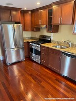 632 E Broadway, Unit 4 in Boston, MA - Building Photo