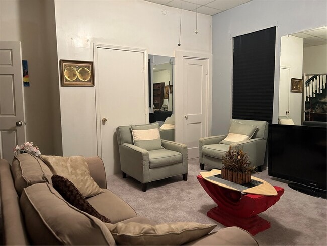 property at 2810 Louisiana St