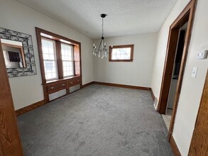 461 Marview Ave in Akron, OH - Foto de edificio - Building Photo