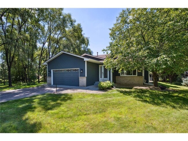 11819 W River Rd in Champlin, MN - Building Photo - Building Photo