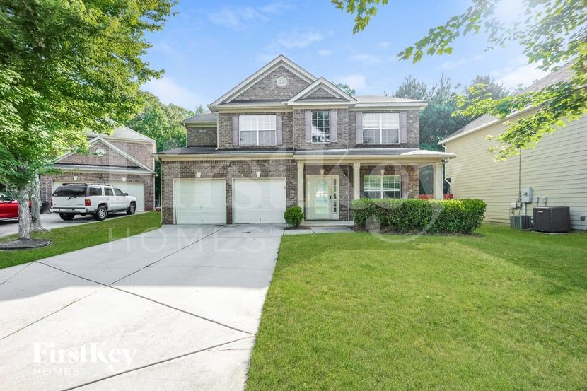 7864 Wrotham Cir in Atlanta, GA - Foto de edificio