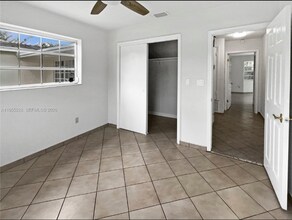 10001 SW 99th Ave in Miami, FL - Building Photo - Building Photo