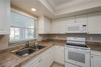 325 SE 26th Terrace in Cape Coral, FL - Building Photo - Building Photo