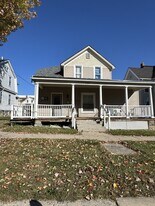 706 Emmet St in Ypsilanti, MI - Building Photo