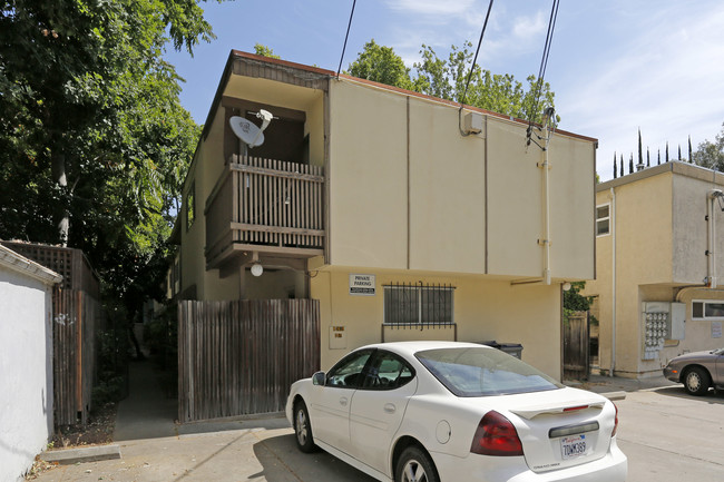 Sequoia on Gee in Sacramento, CA - Building Photo - Building Photo