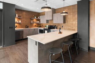 1274 Devonshire Av in Kelowna, BC - Building Photo - Building Photo