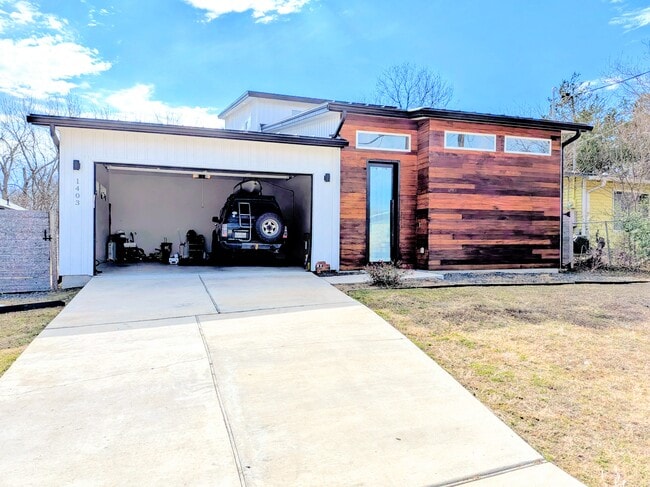 1403 S Redondo Dr in Austin, TX - Foto de edificio - Building Photo