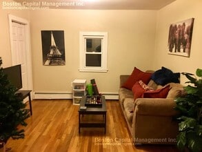 42 Sewall St, Unit 3 in Somerville, MA - Foto de edificio - Building Photo