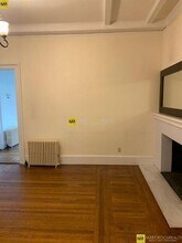27 1/2 Massachusetts Ave, Unit 1 in Boston, MA - Foto de edificio - Building Photo
