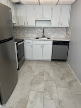 3300 Fox Chase Cir in Palm Harbor, FL - Foto de edificio - Building Photo