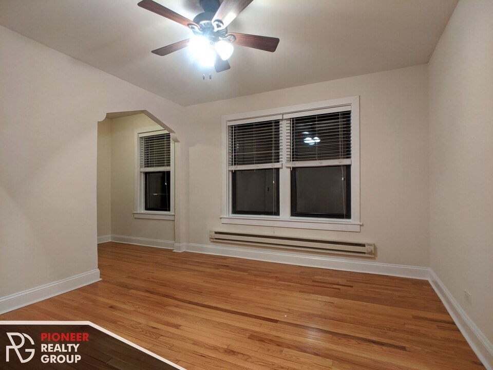 618 W Patterson Ave in Chicago, IL - Building Photo