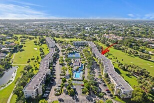 2450 Deer Creek Country Club Blvd in Deerfield Beach, FL - Building Photo