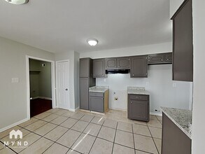 3281 Whitney Ave in Memphis, TN - Foto de edificio - Building Photo