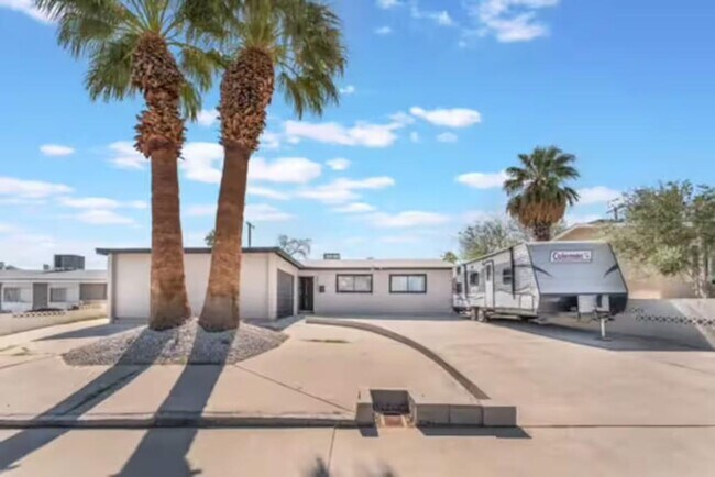 3101 Kings Way in Las Vegas, NV - Building Photo - Building Photo