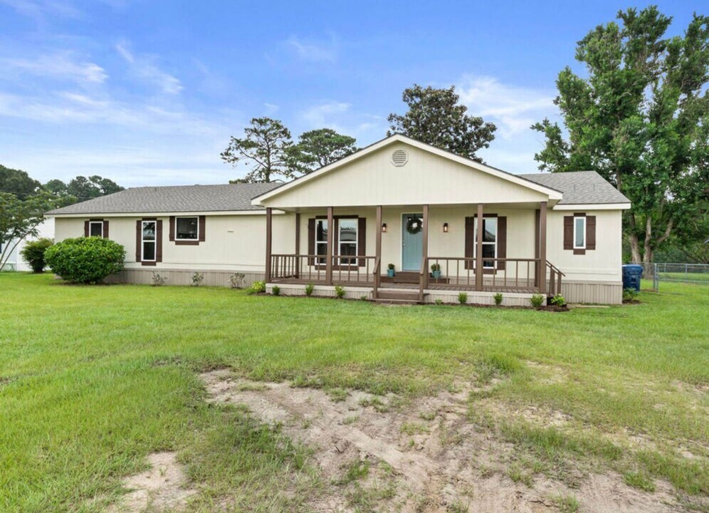 4747 Port Arthur Ave in Anacoco, LA - Building Photo