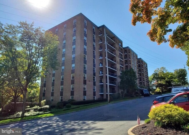 property at 1375 Pershing Blvd