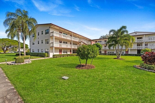 71 Fanshaw B in Boca Raton, FL - Building Photo - Building Photo
