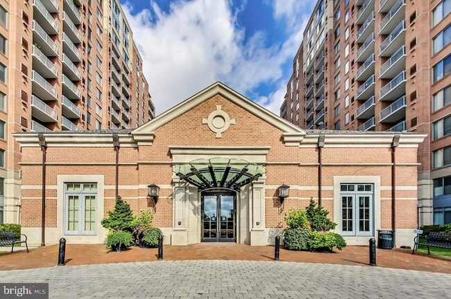 11710 Old Georgetown Rd, Unit 1012 in North Bethesda, MD - Building Photo - Building Photo