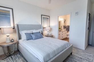 The Beacon in New Smyrna Beach, FL - Building Photo - Building Photo