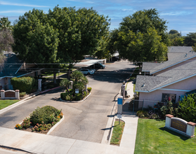 Willow Court in Fresno, CA - Building Photo - Building Photo