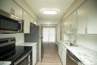 2125 Edinburgh Dr in Montgomery, AL - Building Photo - Building Photo