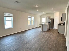 267 Sickle Lp in Uhland, TX - Building Photo - Building Photo