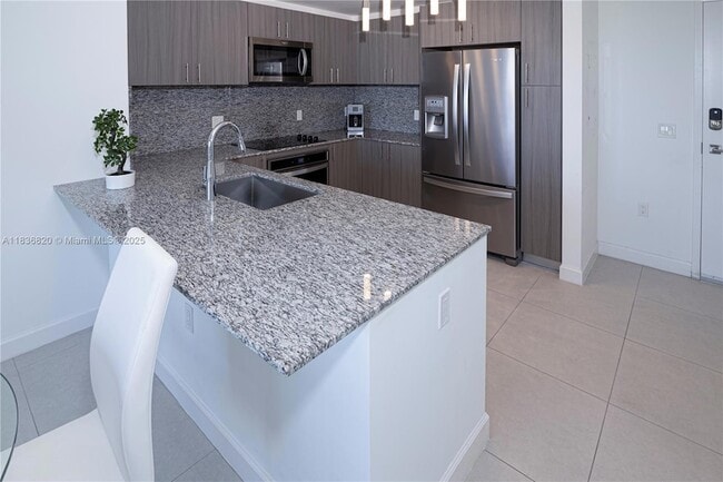5350 NW 84th Ave, Unit 801 in Doral, FL - Building Photo - Building Photo
