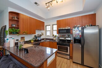 5711 N Kimball Ave in Chicago, IL - Building Photo - Building Photo
