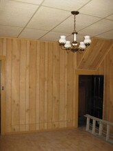 221 N Chestnut St in Aurora, IL - Building Photo - Building Photo