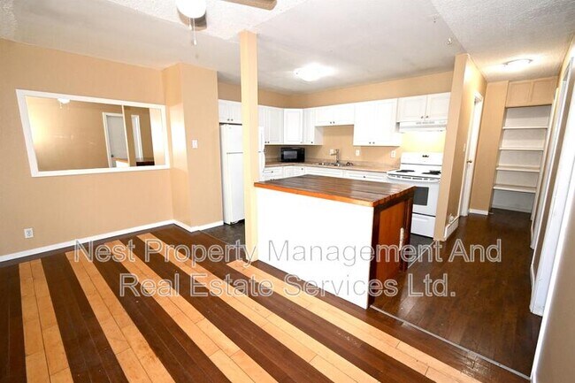 2428 Oak St in Prince George, BC - Building Photo - Building Photo