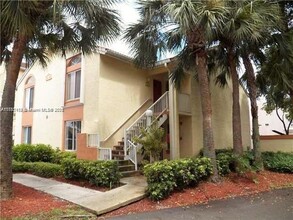 1126 Coral Club Dr in Coral Springs, FL - Building Photo - Building Photo