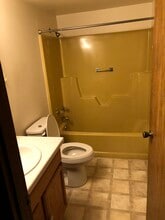 1100 Northland Dr, Unit 2 in Marquette, MI - Foto de edificio - Building Photo