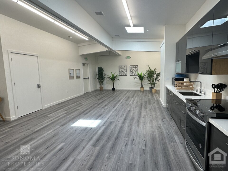 18615 Sonoma Hwy in Sonoma, CA - Building Photo