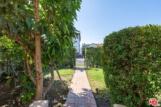 1428 S Sherbourne Dr in Los Angeles, CA - Building Photo - Building Photo